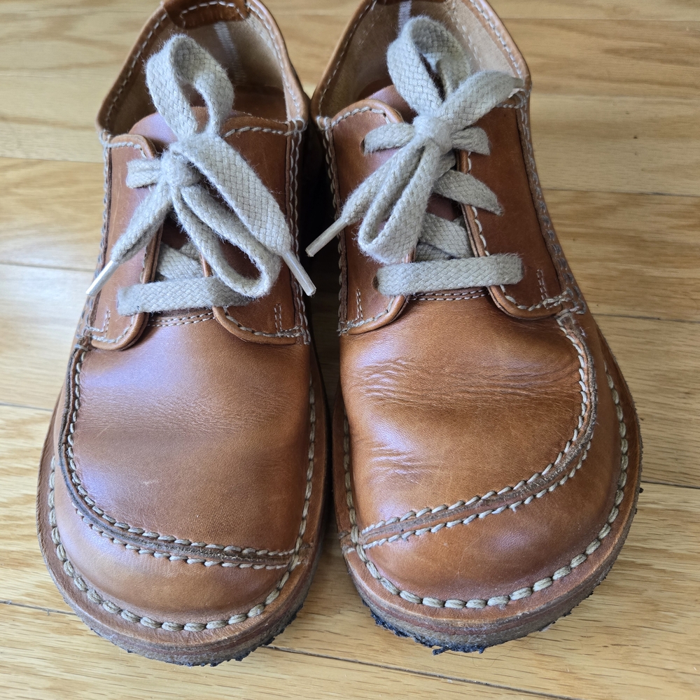 Tan Lace Up Duckfeet Fyn